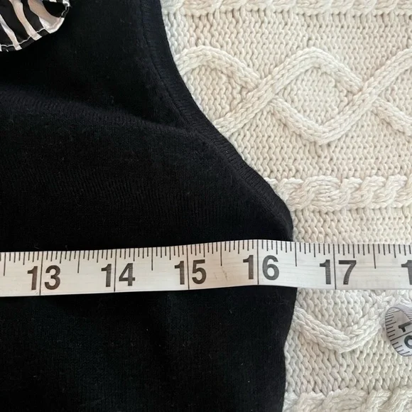 Peter Nygard Black Sleeveless Top with Ruffle Detail women’s petite medium - Picture 8 of 9